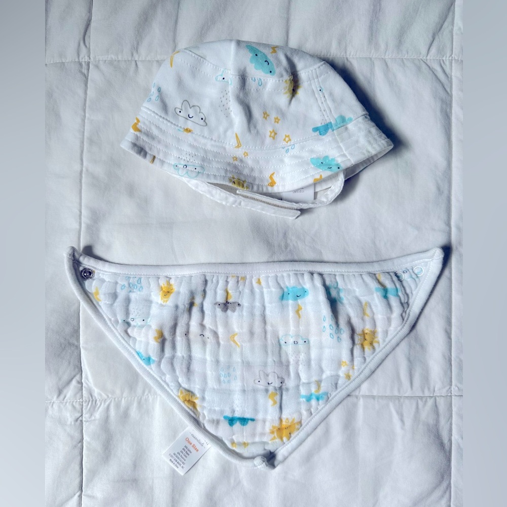 Newborn baby hat and matching bib